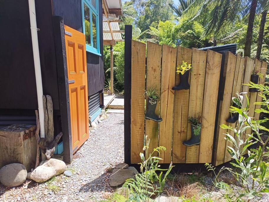 Gumboot Paradise Eco Stay Barrytown Exterior foto