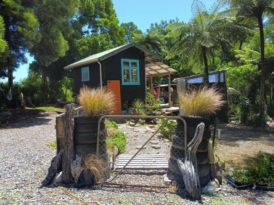 Gumboot Paradise Eco Stay Barrytown Exterior foto