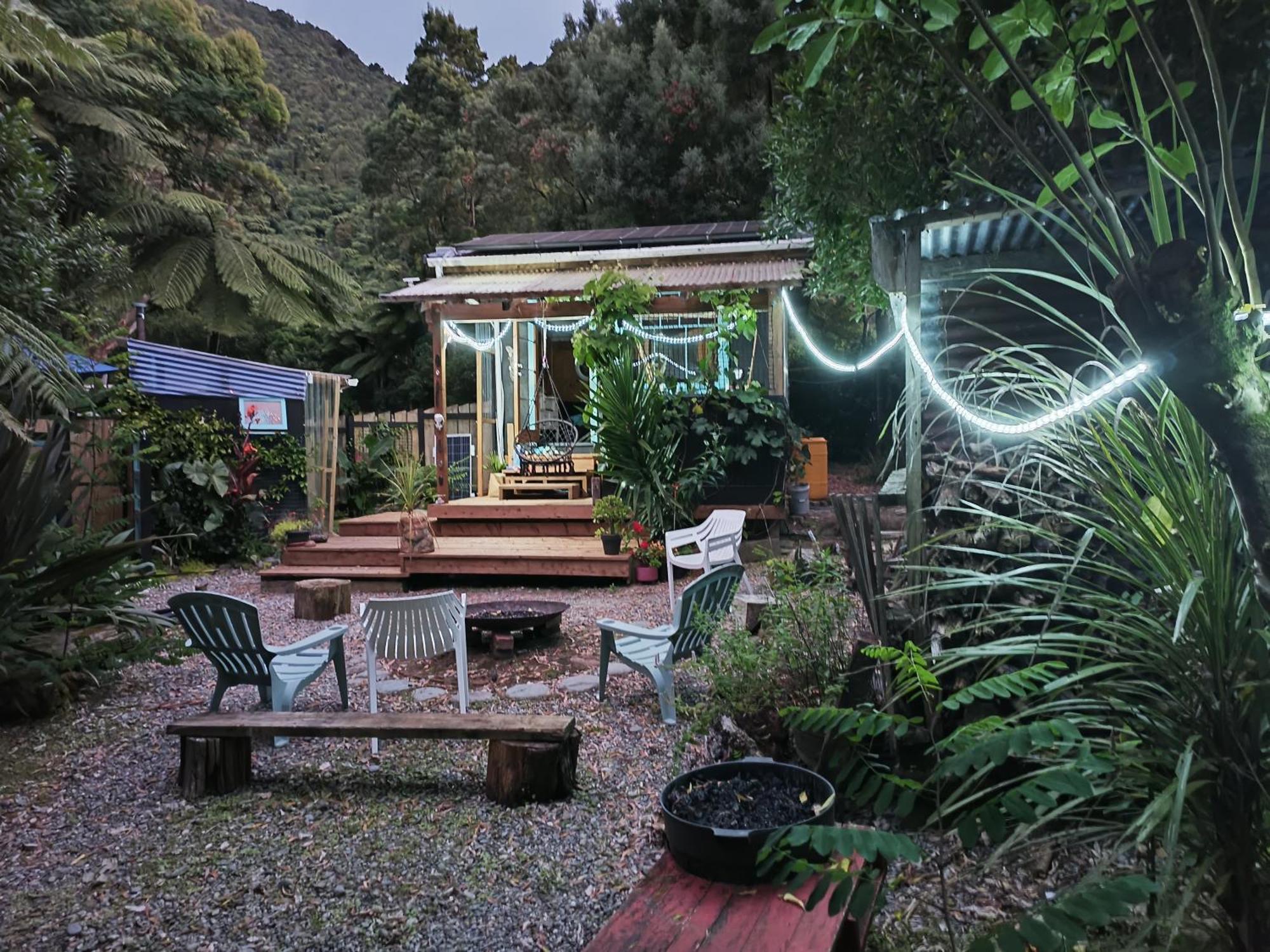 Gumboot Paradise Eco Stay Barrytown Exterior foto